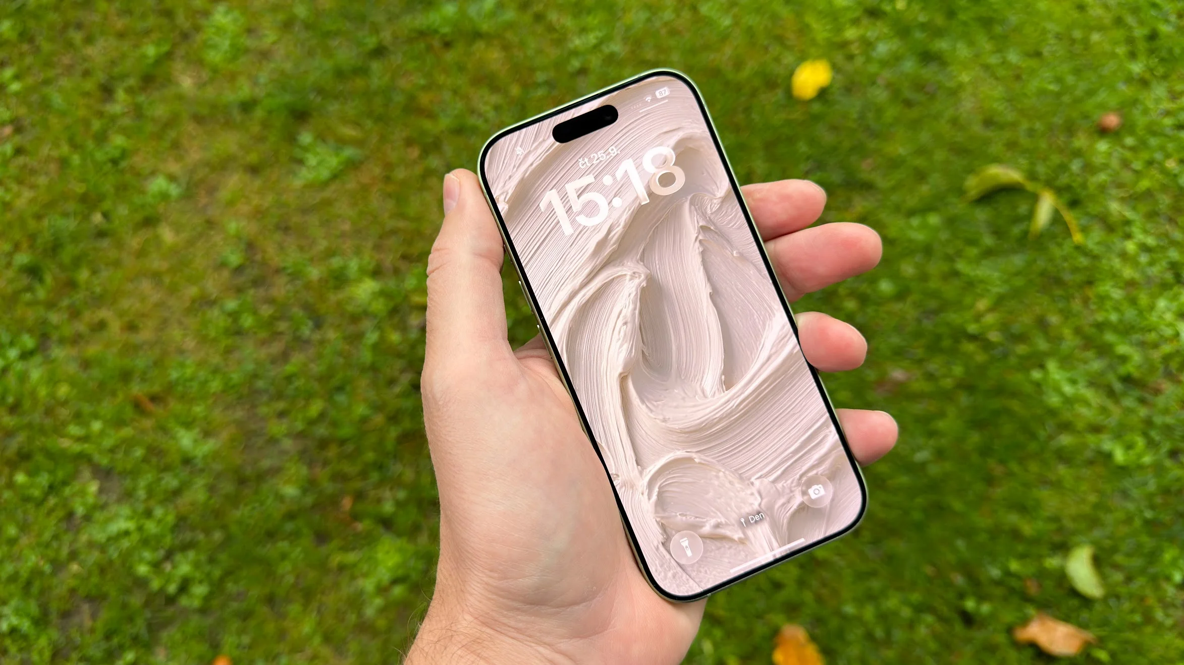 iPhone 17