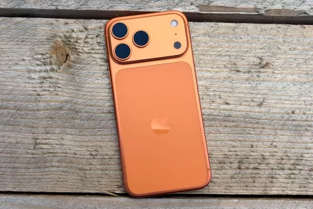 iPhone 17 Pro v oranžové