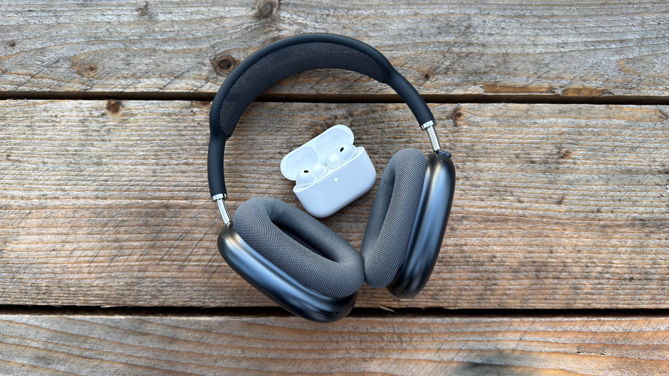 AirPods Max vs. AirPods Pro