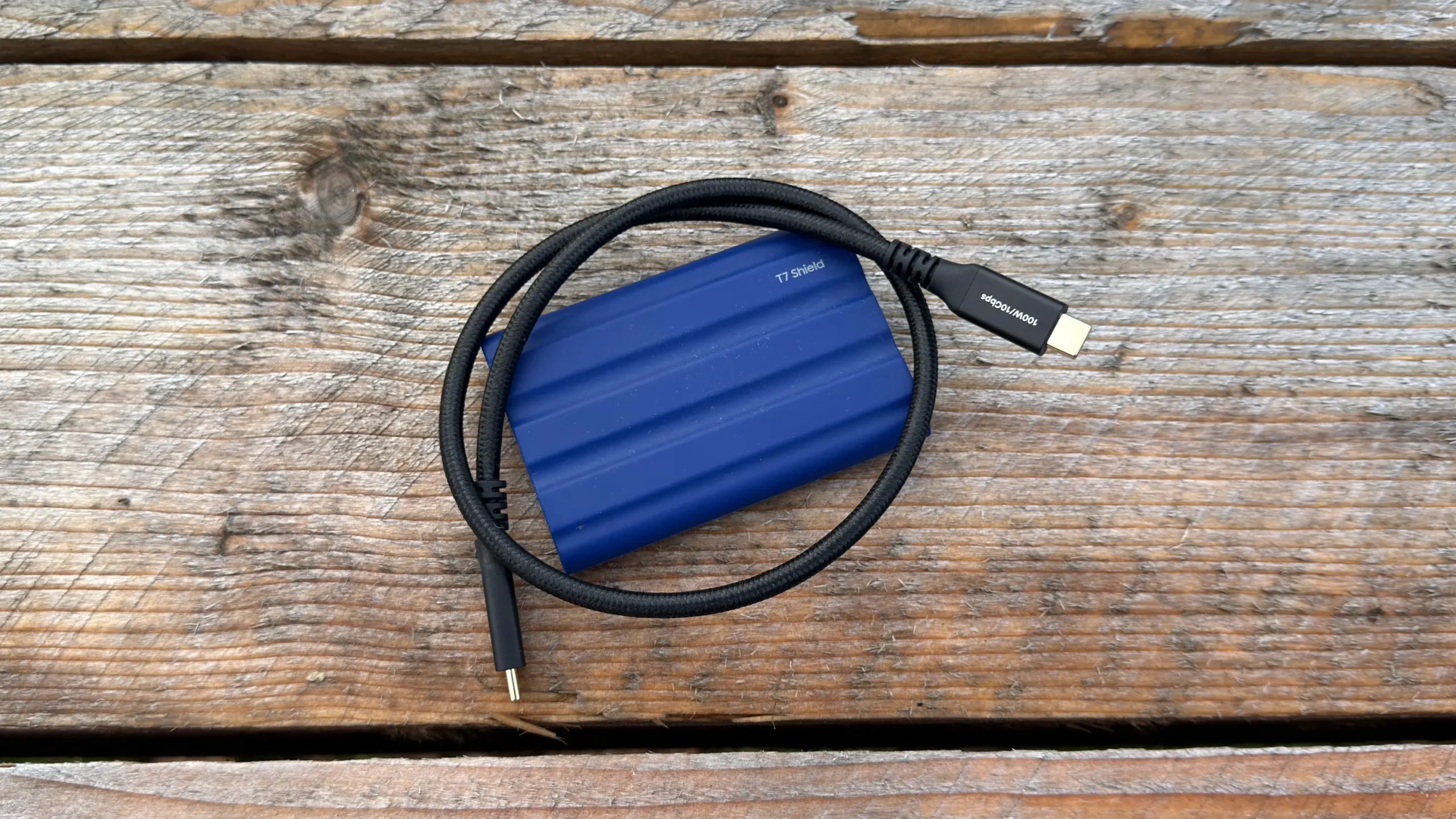 Kabel pro připojení disku k iPhonu