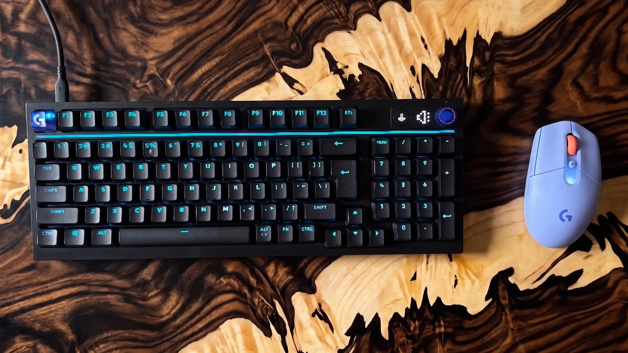 Logitech G305 X Superlight a Logitech G316 X